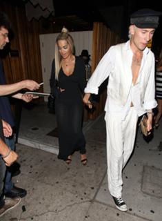 Rita Ora feet photo thumbnail