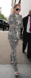Rita Ora feet photo thumbnail