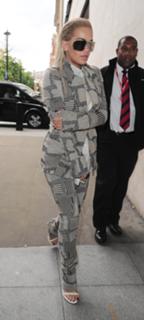Rita Ora feet photo thumbnail