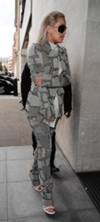 Rita Ora feet photo thumbnail