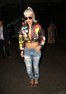 Rita Ora feet photo thumbnail