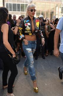 Rita Ora feet photo thumbnail