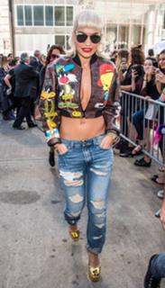 Rita Ora feet photo thumbnail
