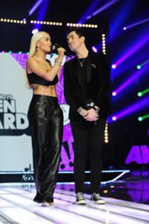 Rita Ora feet photo thumbnail