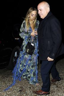 Rita Ora feet photo thumbnail