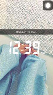 Rita Ora feet photo thumbnail