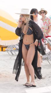 Rita Ora feet photo thumbnail