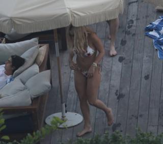 Rita Ora feet photo thumbnail