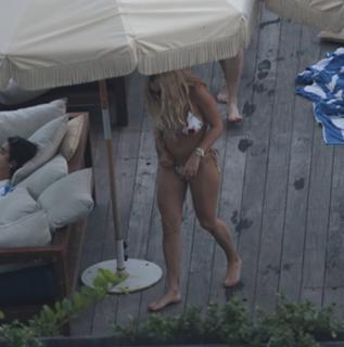 Rita Ora feet photo thumbnail
