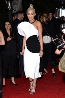 Rita Ora feet photo thumbnail