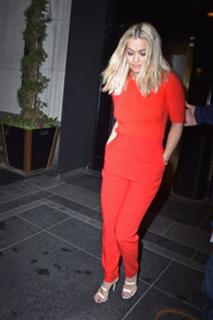 Rita Ora feet photo thumbnail