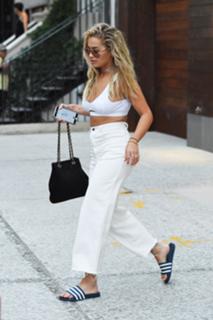 Rita Ora feet photo thumbnail