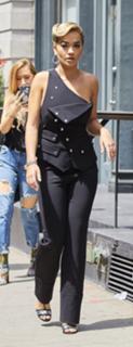 Rita Ora feet photo thumbnail