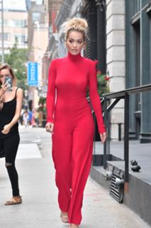 Rita Ora feet photo thumbnail