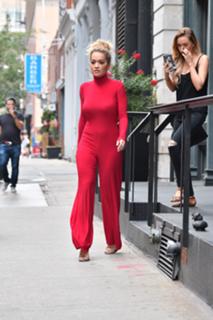 Rita Ora feet photo thumbnail