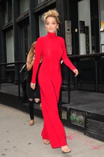 Rita Ora feet photo thumbnail