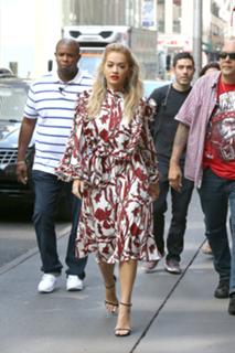 Rita Ora feet photo thumbnail