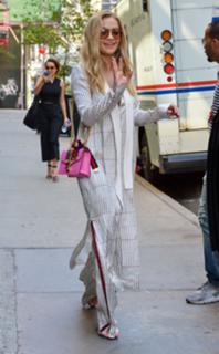 Rita Ora feet photo thumbnail