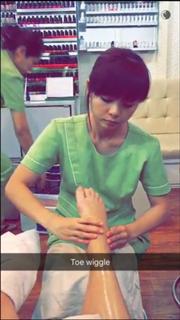 Rita Ora feet photo thumbnail