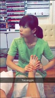 Rita Ora feet photo thumbnail