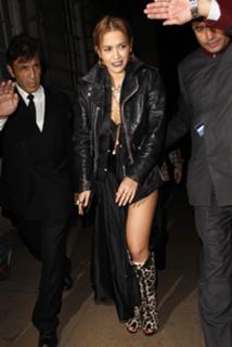 Rita Ora feet photo thumbnail