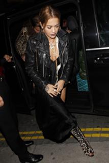 Rita Ora feet photo thumbnail