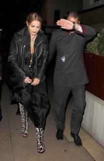 Rita Ora feet photo thumbnail