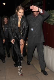 Rita Ora feet photo thumbnail
