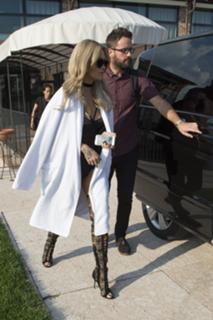 Rita Ora feet photo thumbnail
