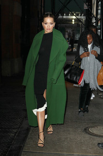 Rita Ora feet photo thumbnail