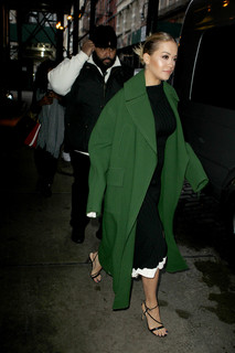 Rita Ora feet photo thumbnail
