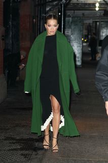 Rita Ora feet photo thumbnail