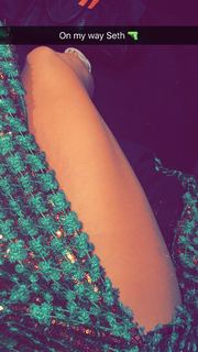 Rita Ora feet photo thumbnail