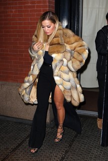 Rita Ora feet photo thumbnail