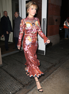 Rita Ora feet photo thumbnail