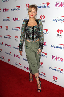Rita Ora feet photo thumbnail
