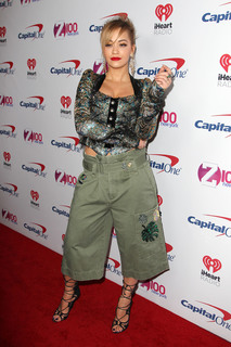 Rita Ora feet photo thumbnail