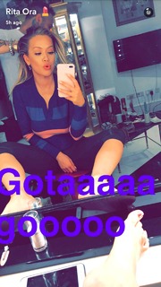 Rita Ora feet photo thumbnail