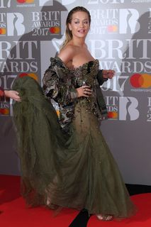 Rita Ora feet photo thumbnail