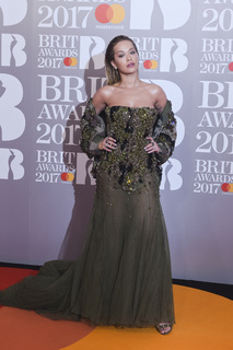 Rita Ora feet photo thumbnail
