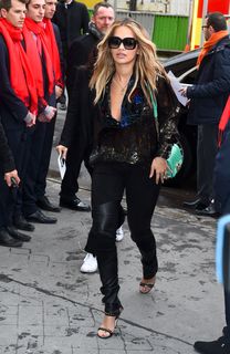 Rita Ora feet photo thumbnail