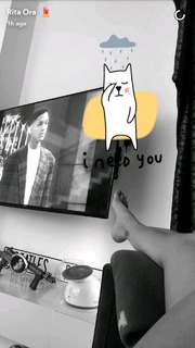 Rita Ora feet photo thumbnail