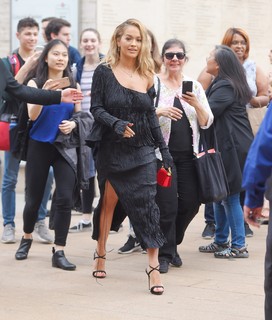 Rita Ora feet photo thumbnail