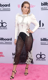 Rita Ora feet photo thumbnail