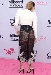 Rita Ora feet photo thumbnail