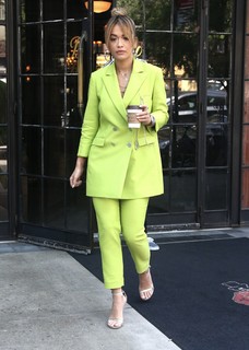 Rita Ora feet photo thumbnail
