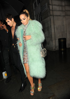 Rita Ora feet photo thumbnail