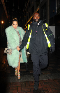 Rita Ora feet photo thumbnail