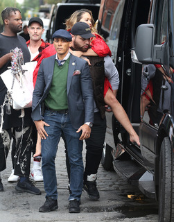 Rita Ora feet photo thumbnail