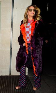 Rita Ora feet photo thumbnail